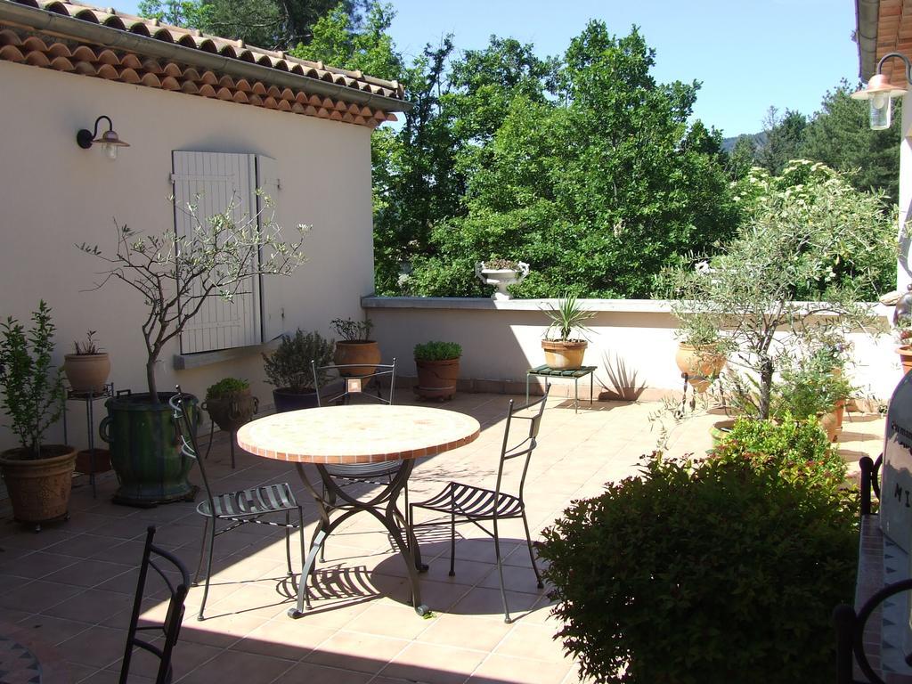 Domaine Du Planas Ailhon Ardeche Bed & Breakfast Dış mekan fotoğraf